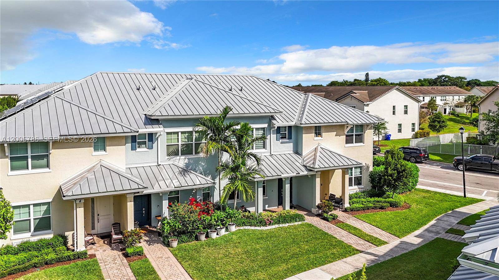 5040 Eucalyptus DrHollywood - Townhouse/Villa-Annual,Townhouse condo unit 2 - picture
