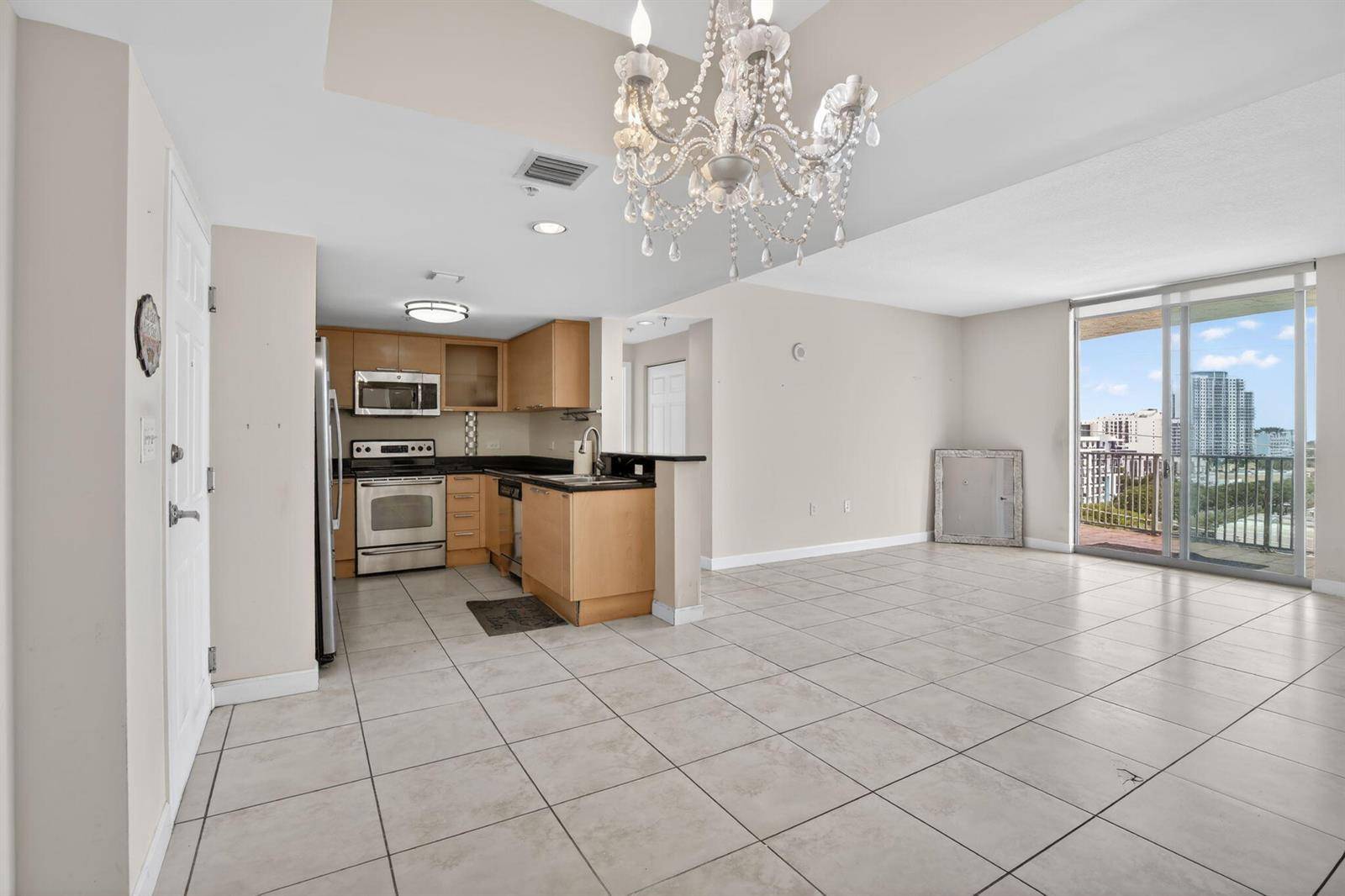 140 S DixieHollywood - Condo condo unit 819 - picture