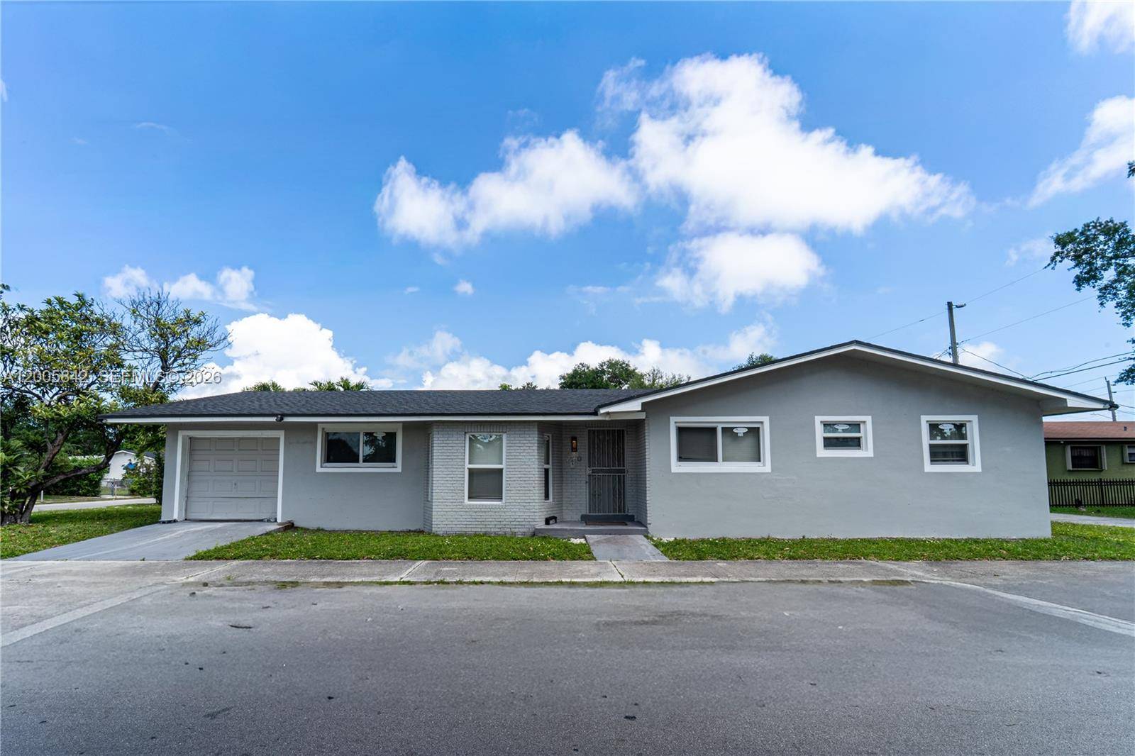 2260 Charleston StHollywood - picture
