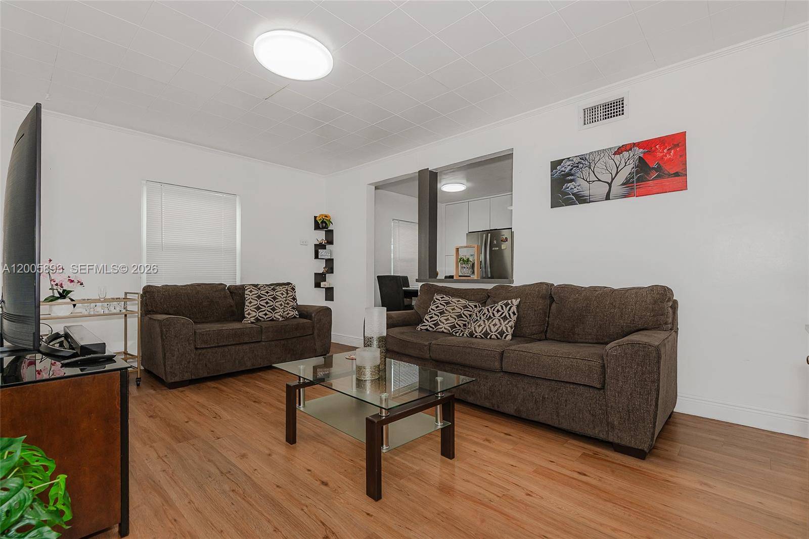 367 E 46th StHialeah - picture