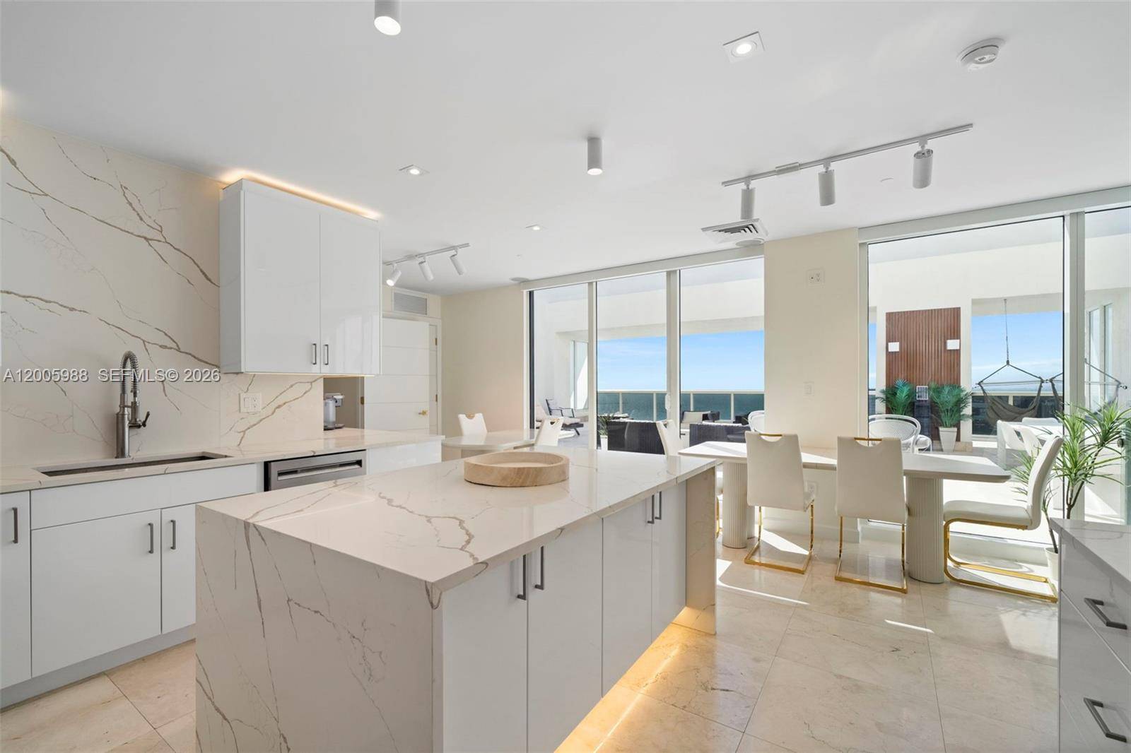 1830 S Ocean DrHallandale Beach - Condo/Co-Op/Seasonal,Condo condo unit 5103 - picture