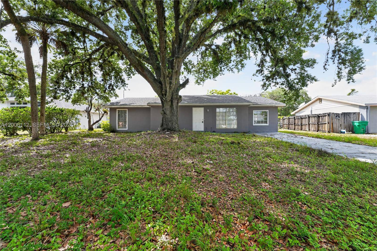 4030 SCHOOL CIRLa Belle - picture