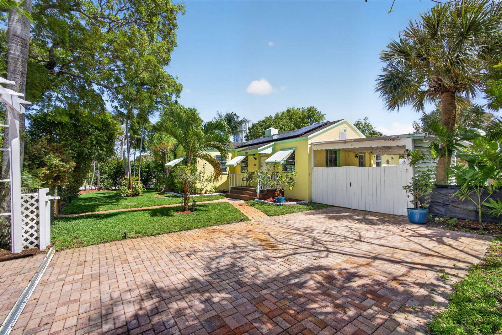 502 49thWest Palm Beach - picture