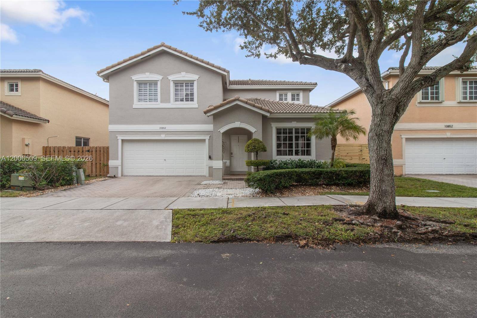 10842 NW 53rd LnDoral - picture