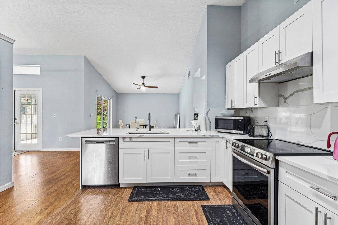 13564 N 63rd Ln - picture