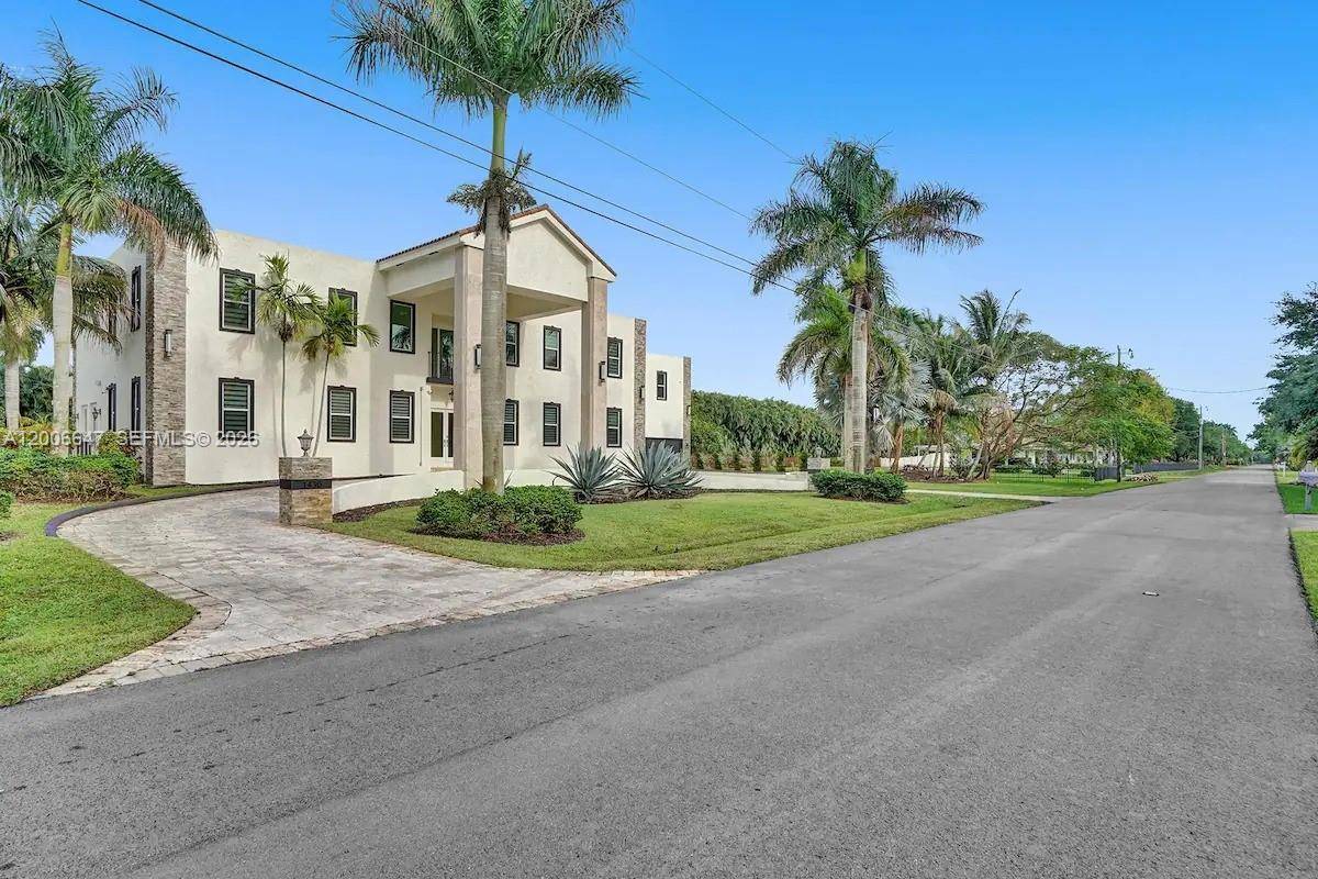 1430 NW 114th AvePlantation - Single Family-Annual,House condo unit . - picture