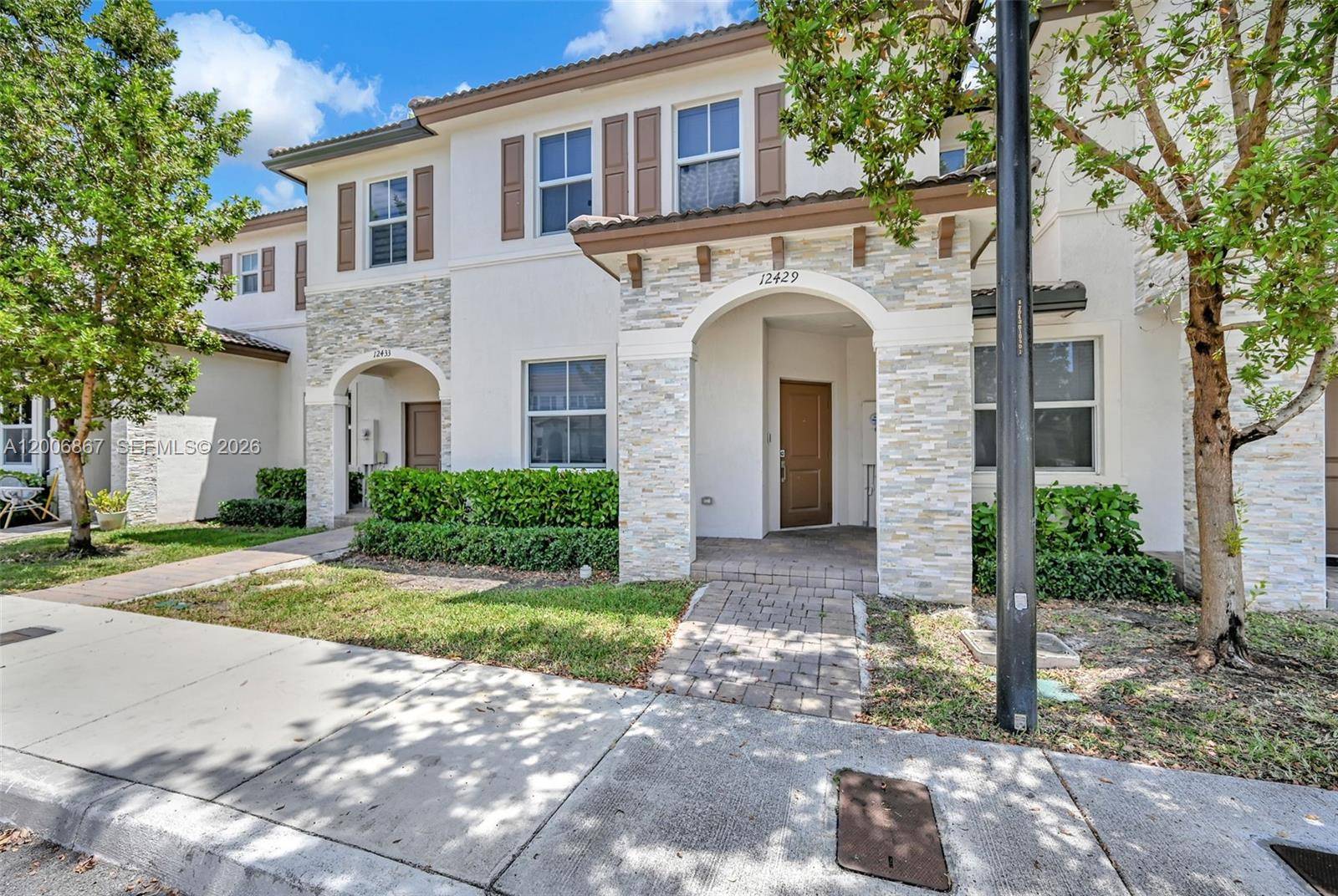 12429 NW 23rd CtMiami - picture