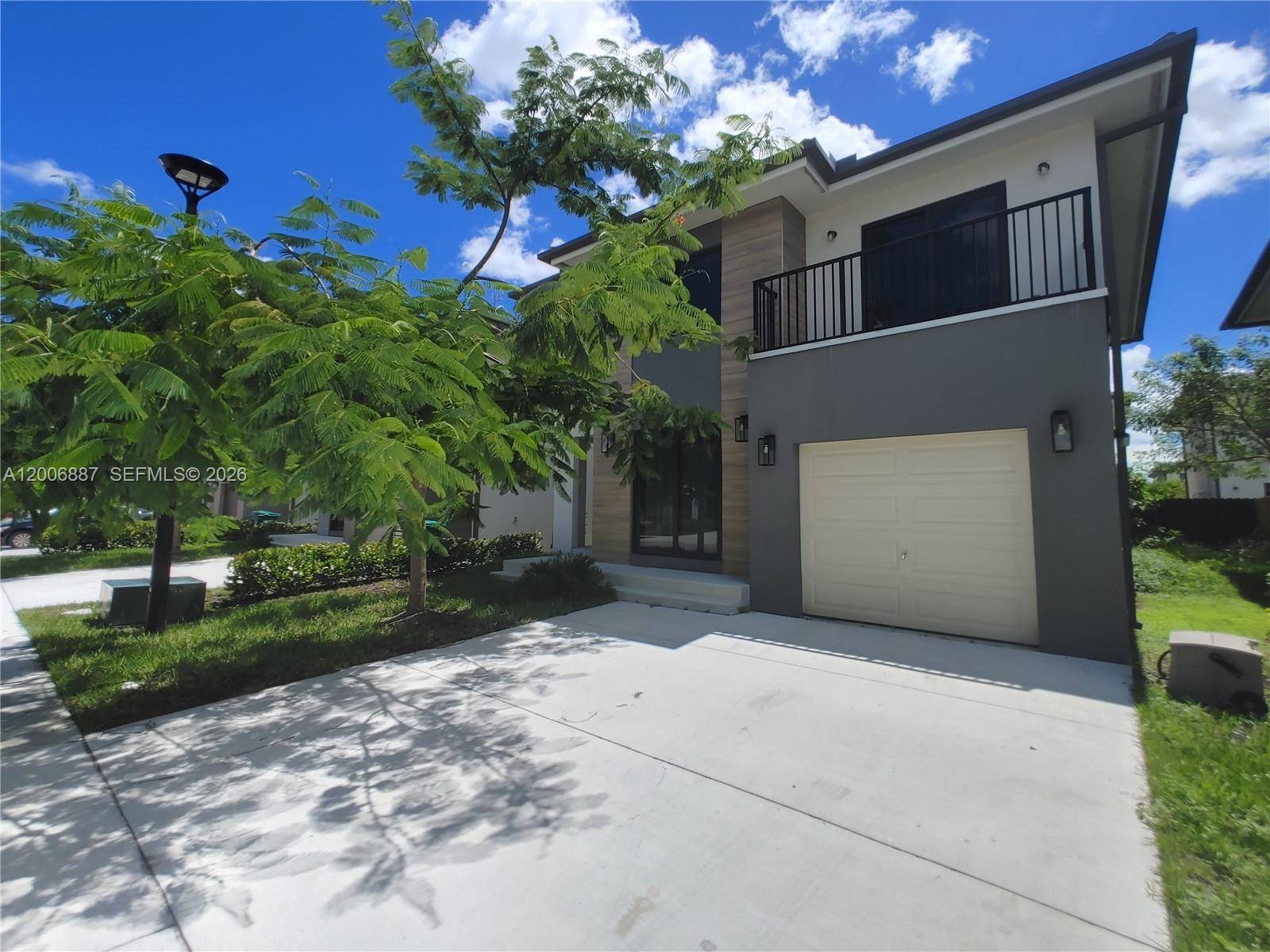 1167 NW 2nd StFlorida City - picture