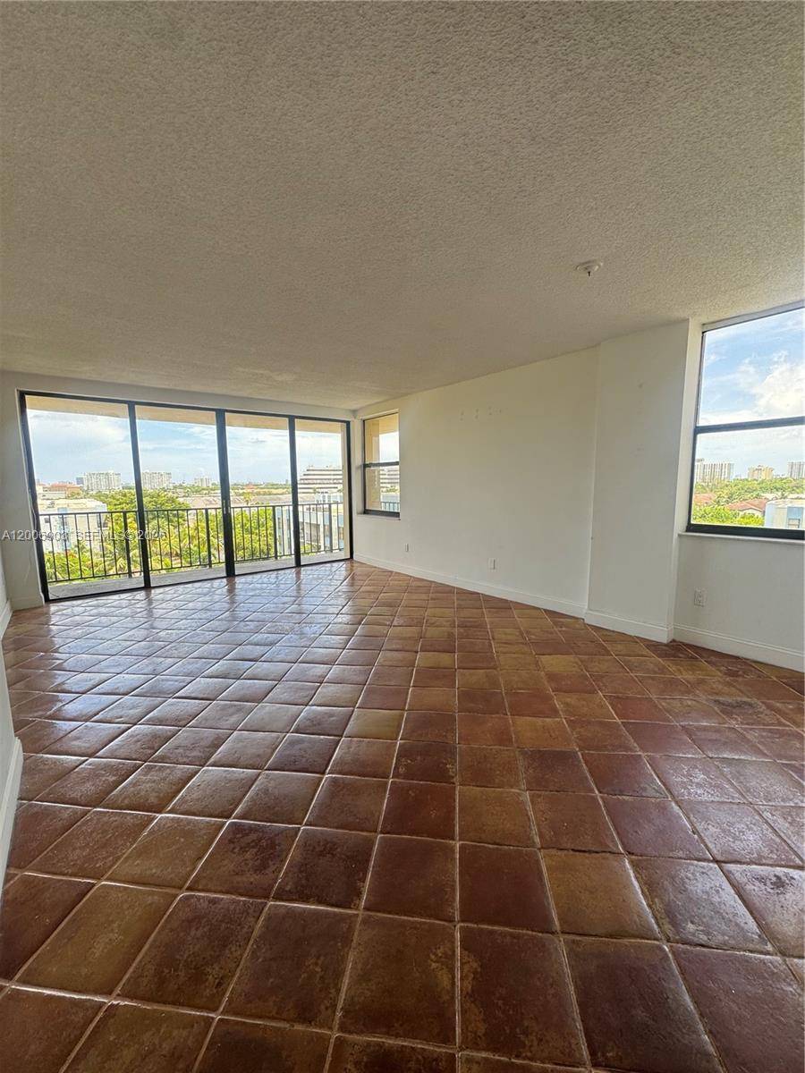 1470 NE 123rd StNorth Miami - Condo 5+ Stories,Condo condo unit A701 - picture