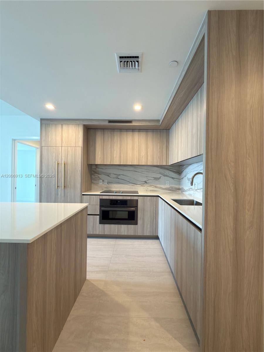 77 SE 5th StMiami - VICEROY RESIDENCES condo unit 1602 - picture