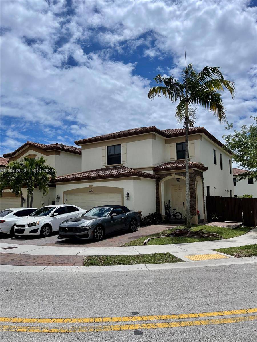 10086 NW 89th TerDoral - picture