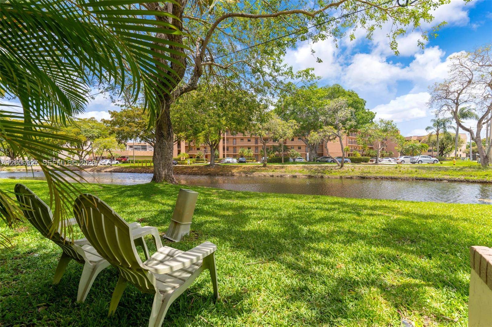 2950 NW 106th aveSunrise - COUNTRY SQUIRE TOWNHOMES condo unit 10 - picture