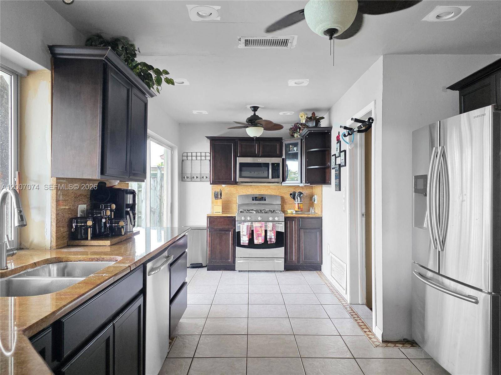 11661 NW 31st PlSunrise - picture