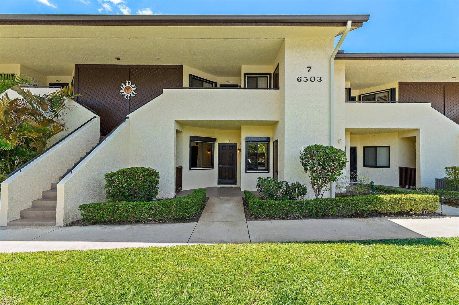 6503 SE WilliamsburgHobe Sound - WILLIAMSBURG AT HERITAGE R condo unit 104 - picture