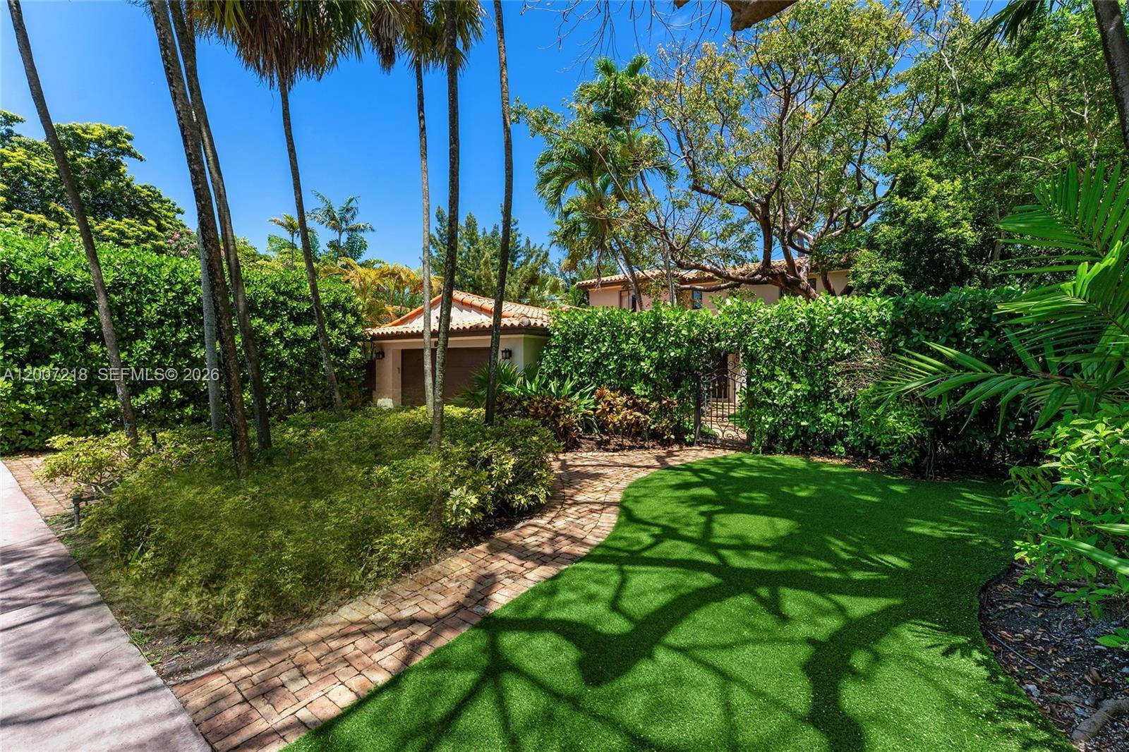 6121 La Gorce DrMiami Beach - picture