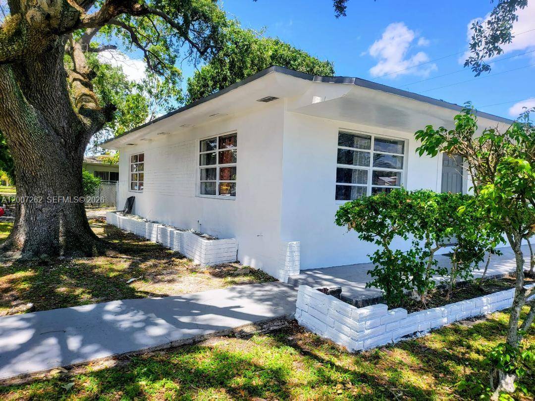 2099 NE 172 StNorth Miami Beach - picture