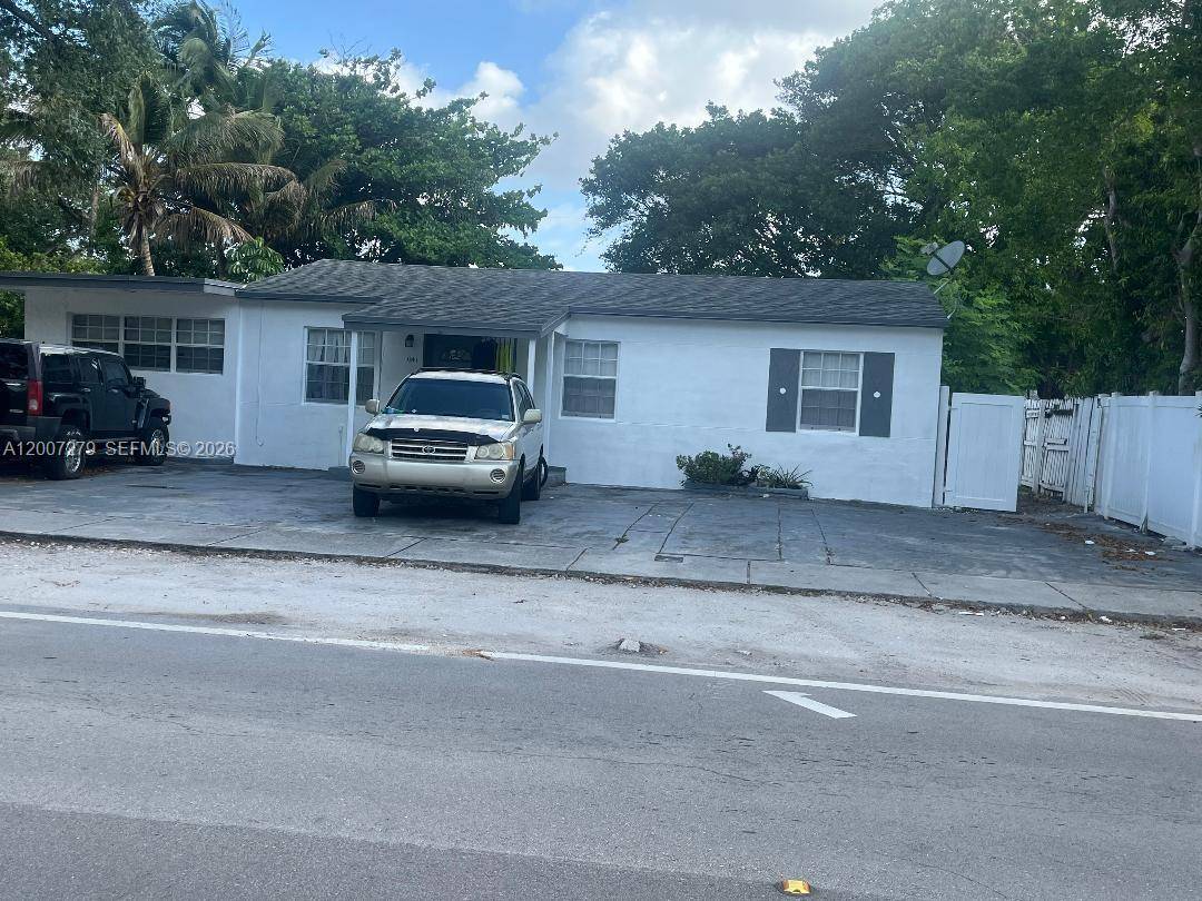 1341 NE 149th StMiami - picture