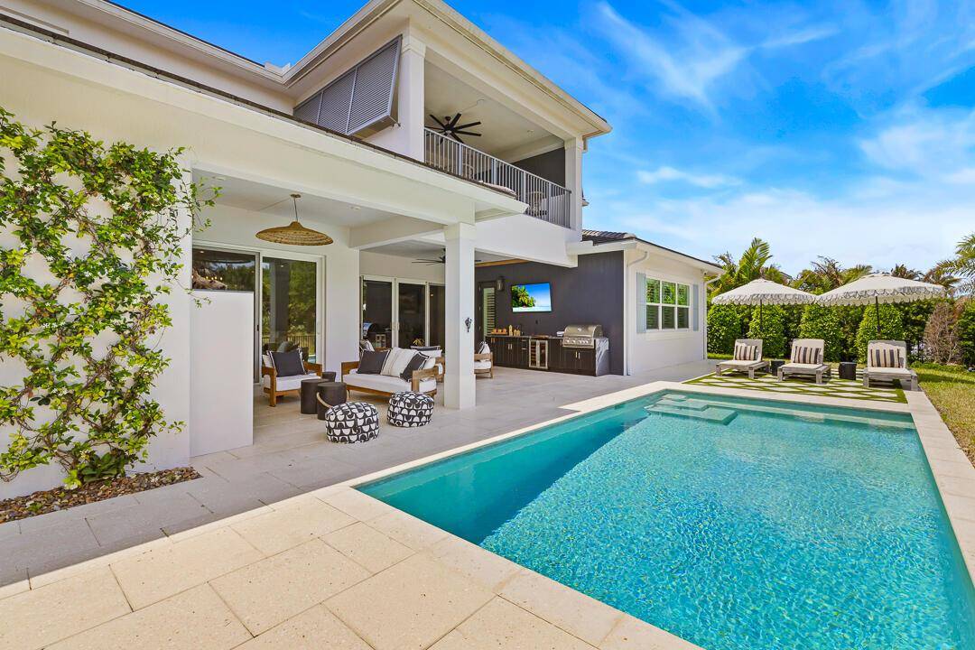 2465 NE EvinrudeJensen Beach - picture