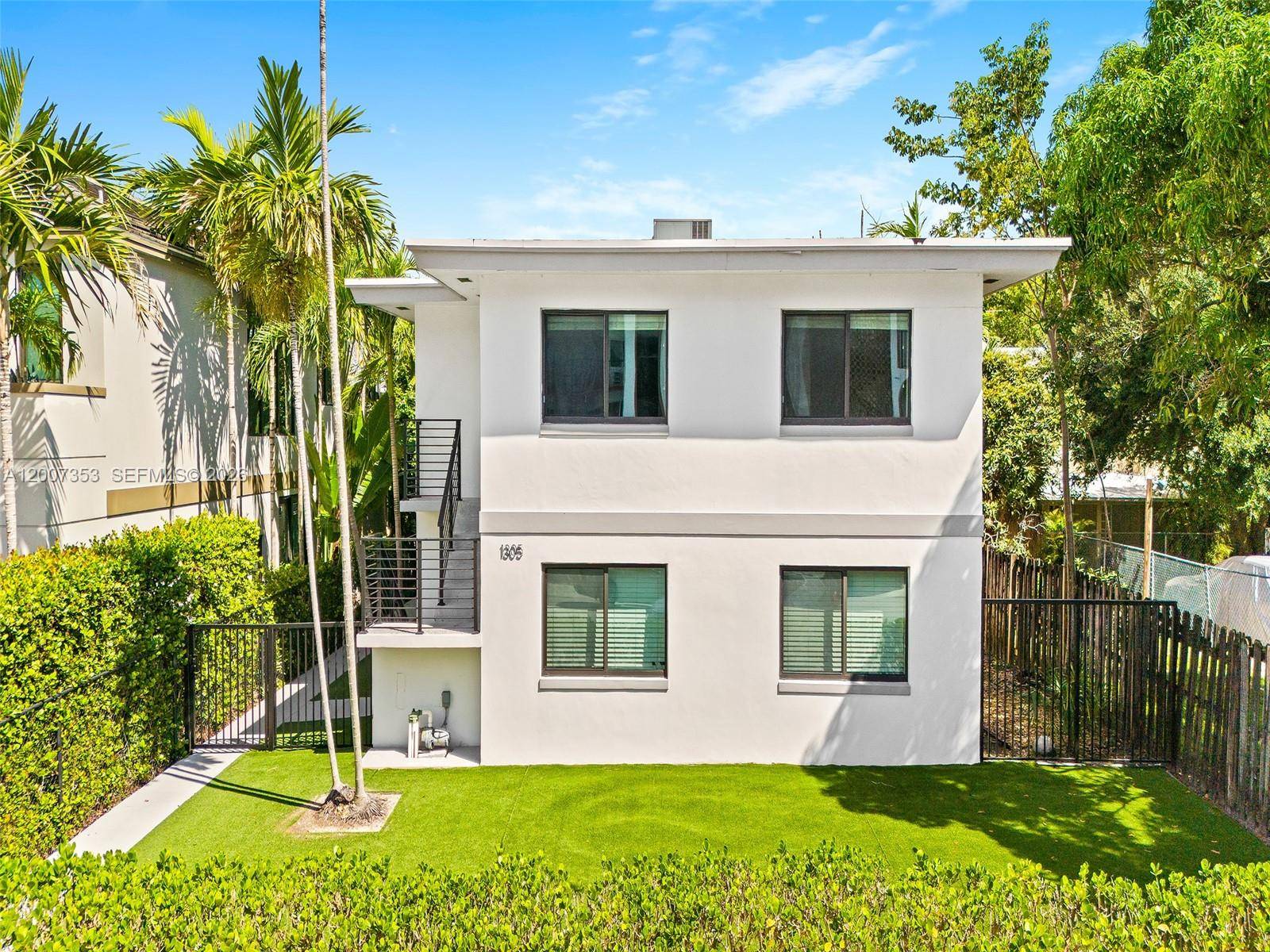 1305 SE 1st StFort Lauderdale - picture