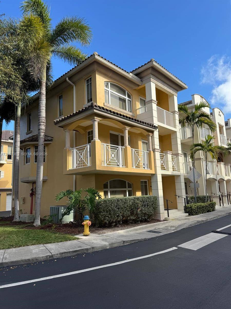18421 NE 27th CtAventura - picture