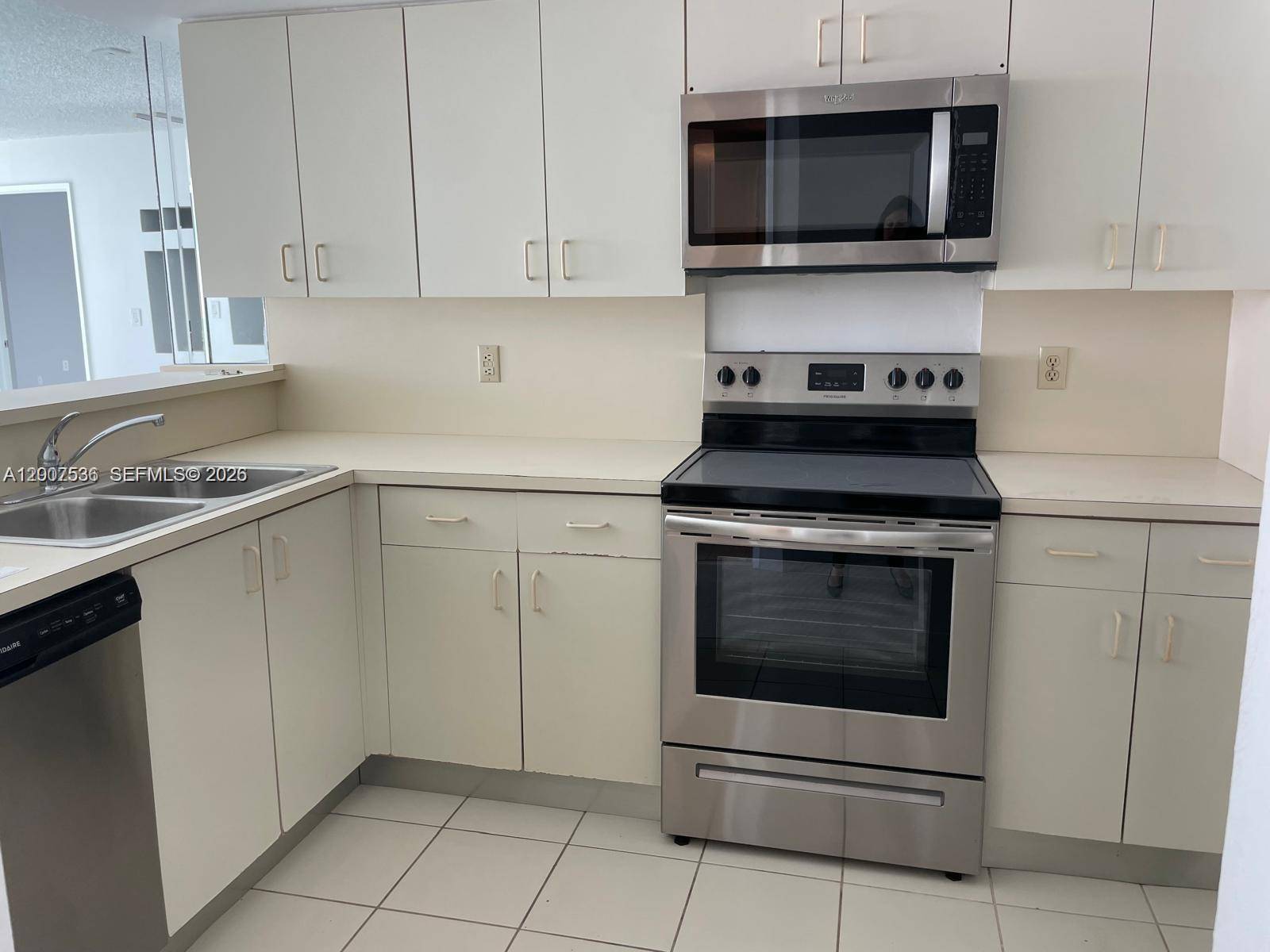 5880 Collins AveMiami Beach - Condo 5+ Stories,Condo condo unit 1006 - picture