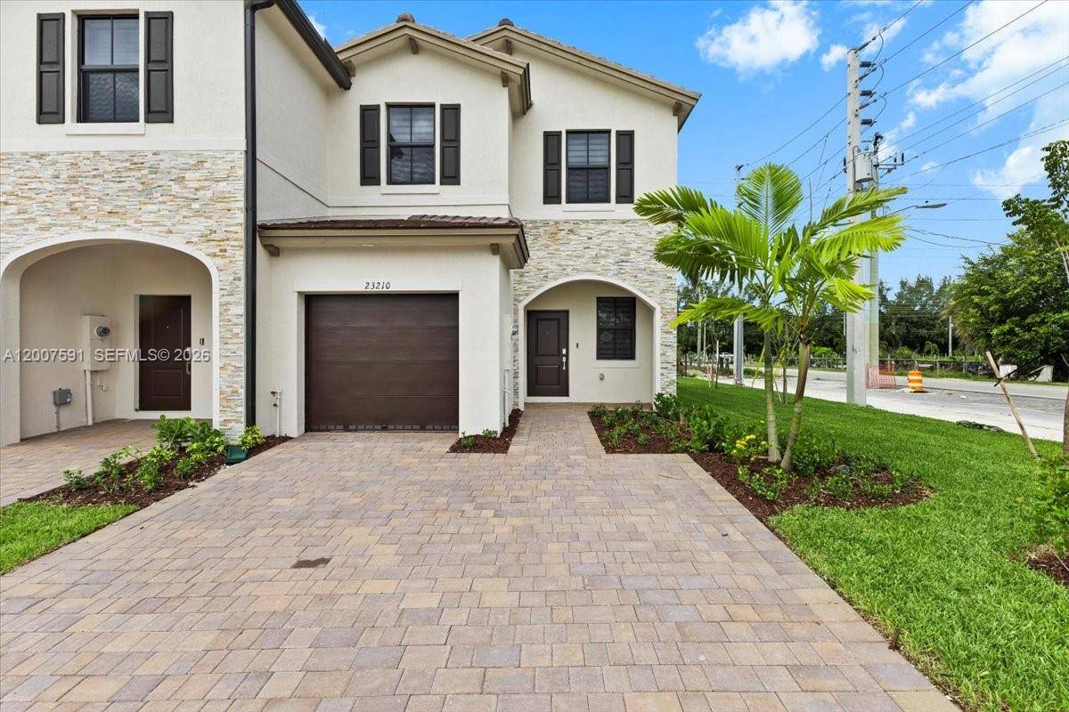 23210 SW 133rd CtMiami - picture