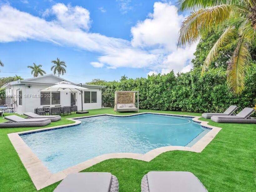 545 NW 52nd StMiami - picture