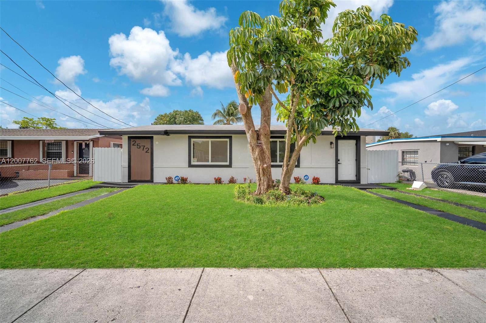 2572 NW 20th StFort Lauderdale - picture