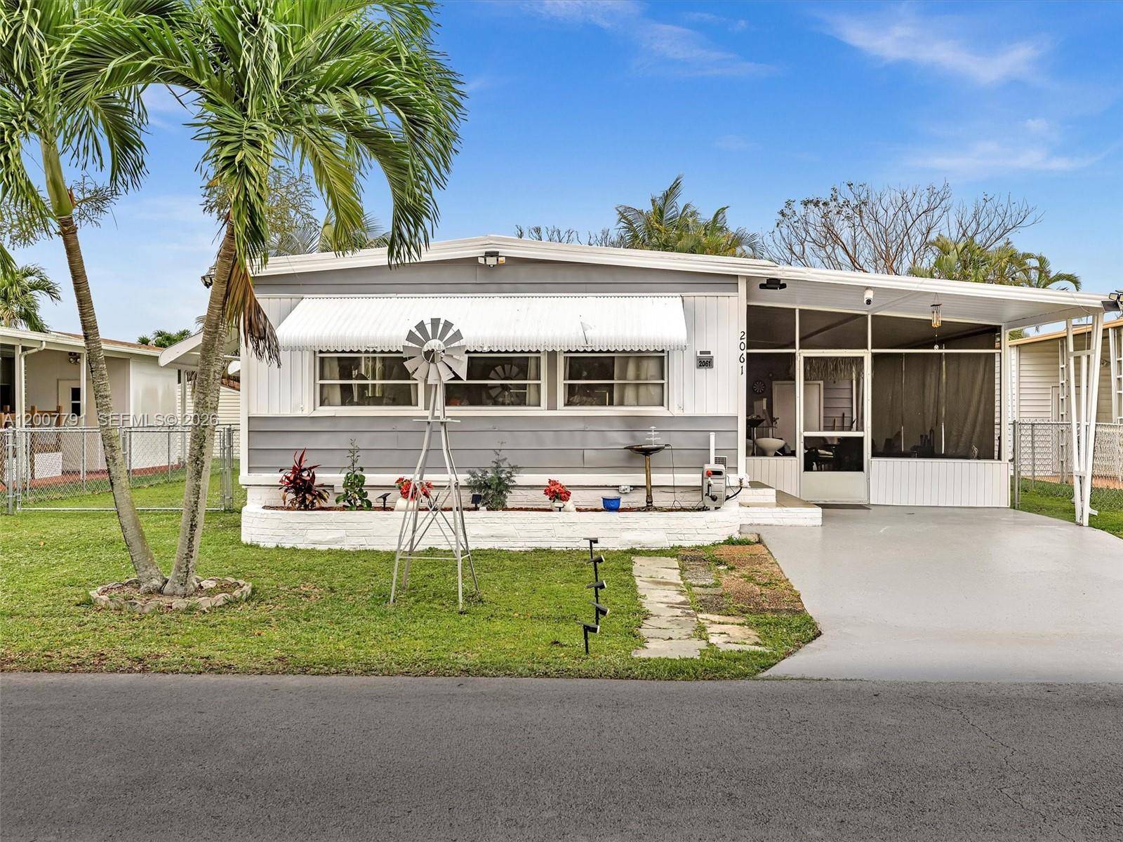 2061 SW 83rd AveDavie - picture