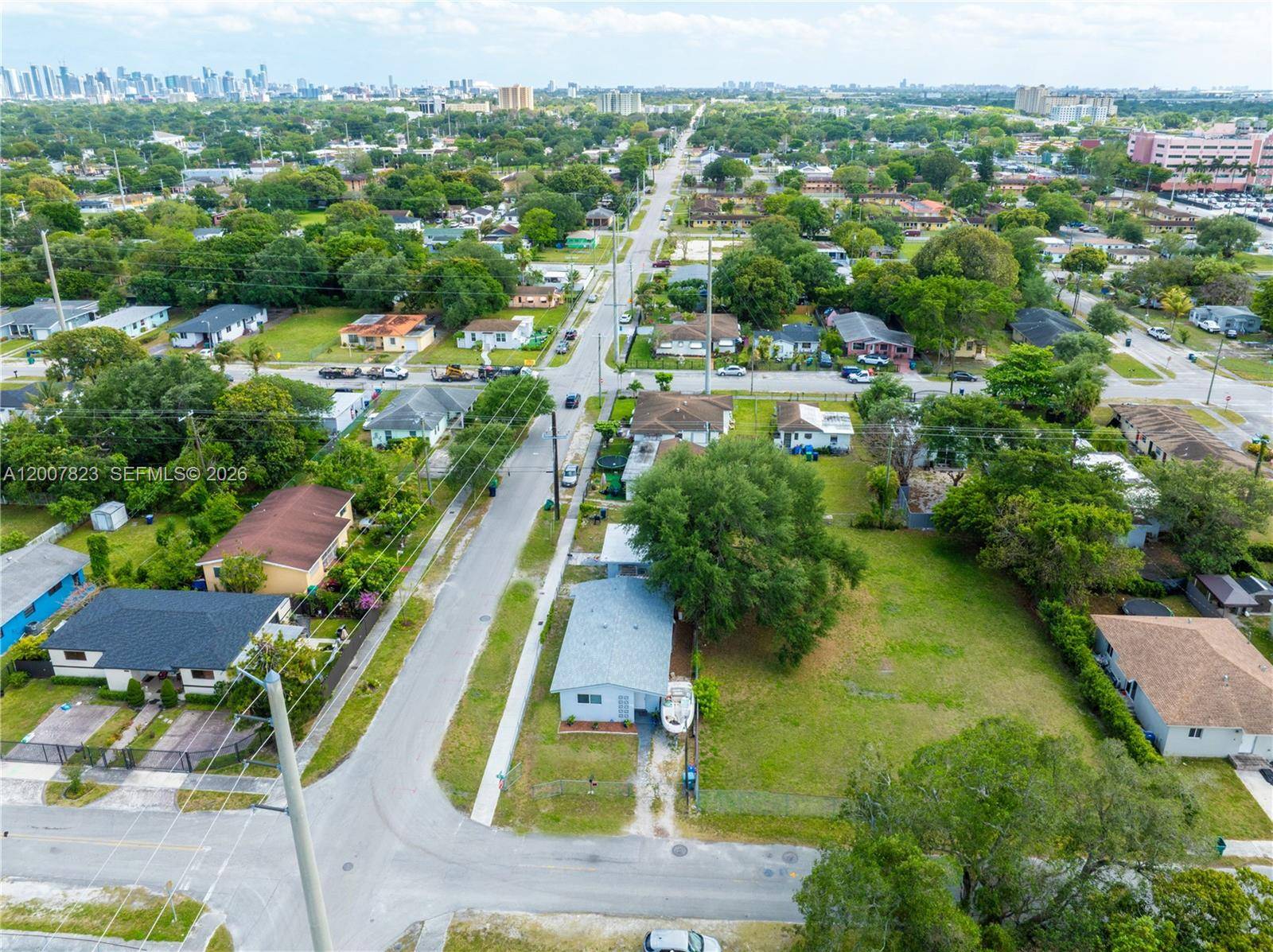 2406 NW 67th StMiami - picture