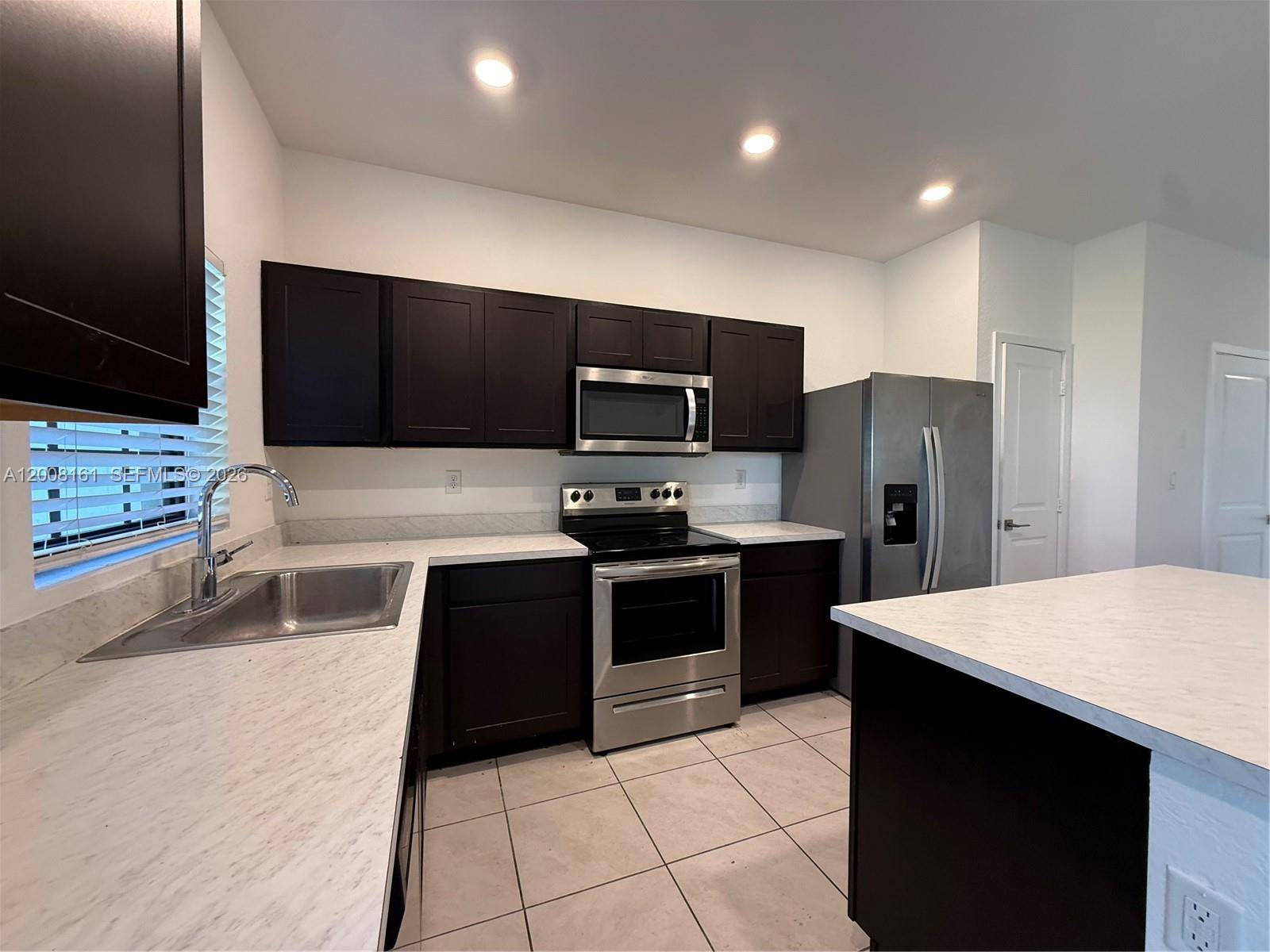 731 SW 11th StFlorida City - picture