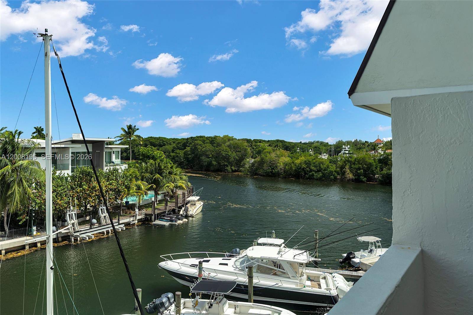 6901 Edgewater DrCoral Gables - GABLES HARBOUR CONDO APTS condo unit 318 - picture