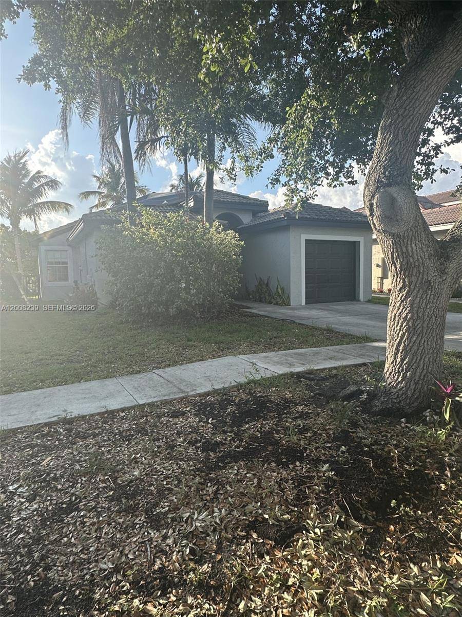 18022 SW 29th LnMiramar - picture
