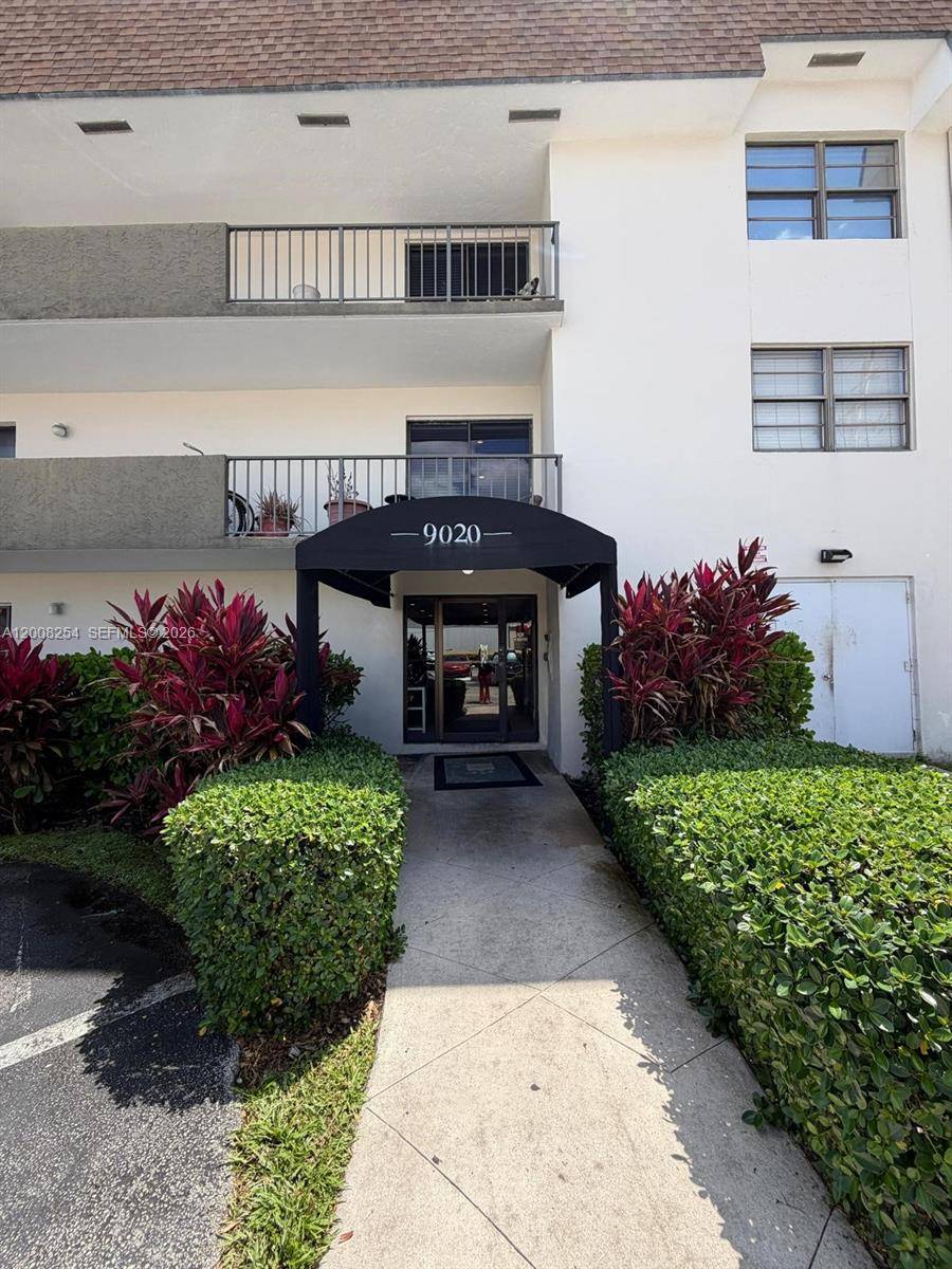 9020 NE 8th AveMiami Shores - Condo 1-4 Stories,Condo condo unit 1D - picture