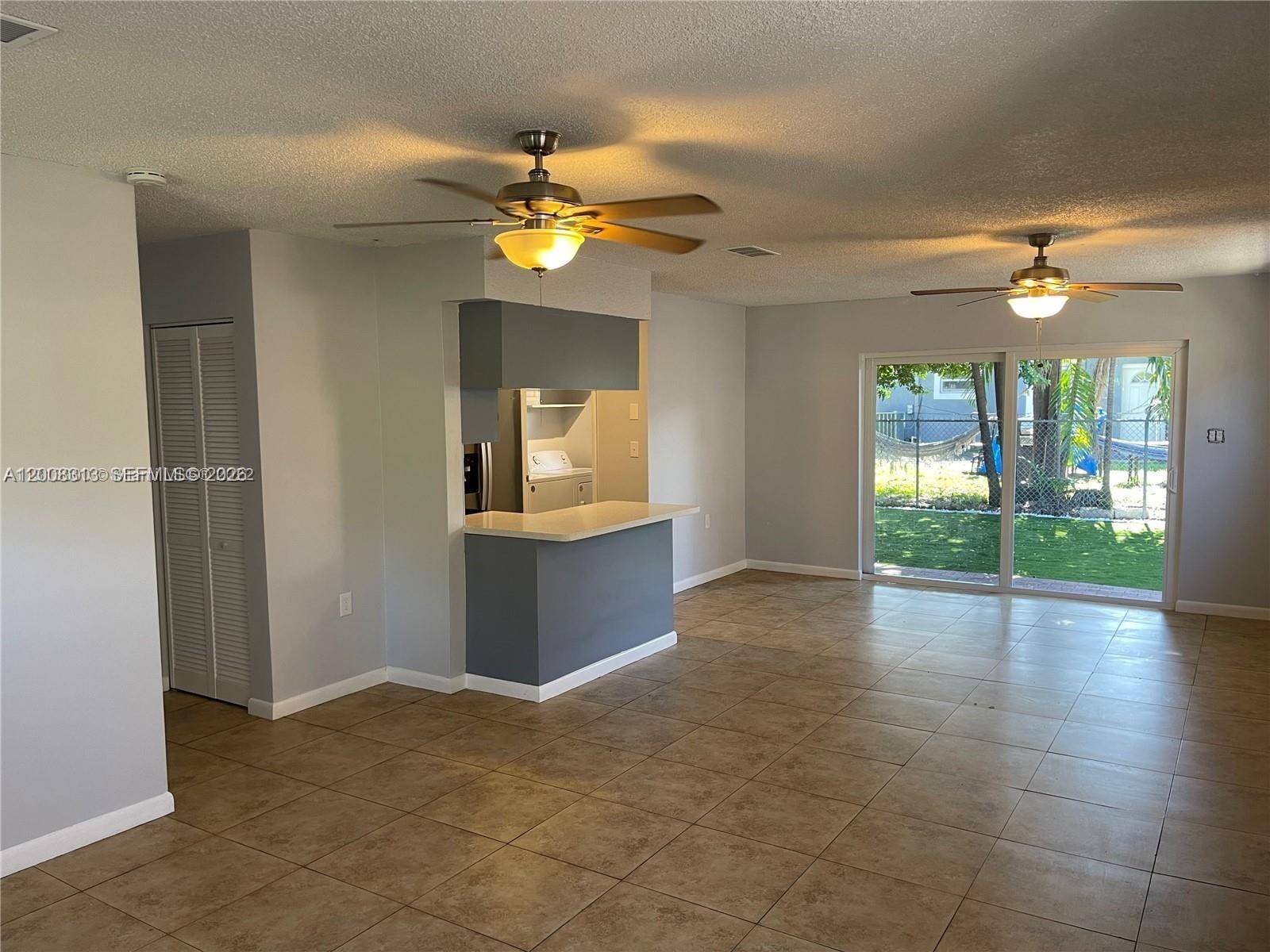 1074 NW 27th StMiami - picture
