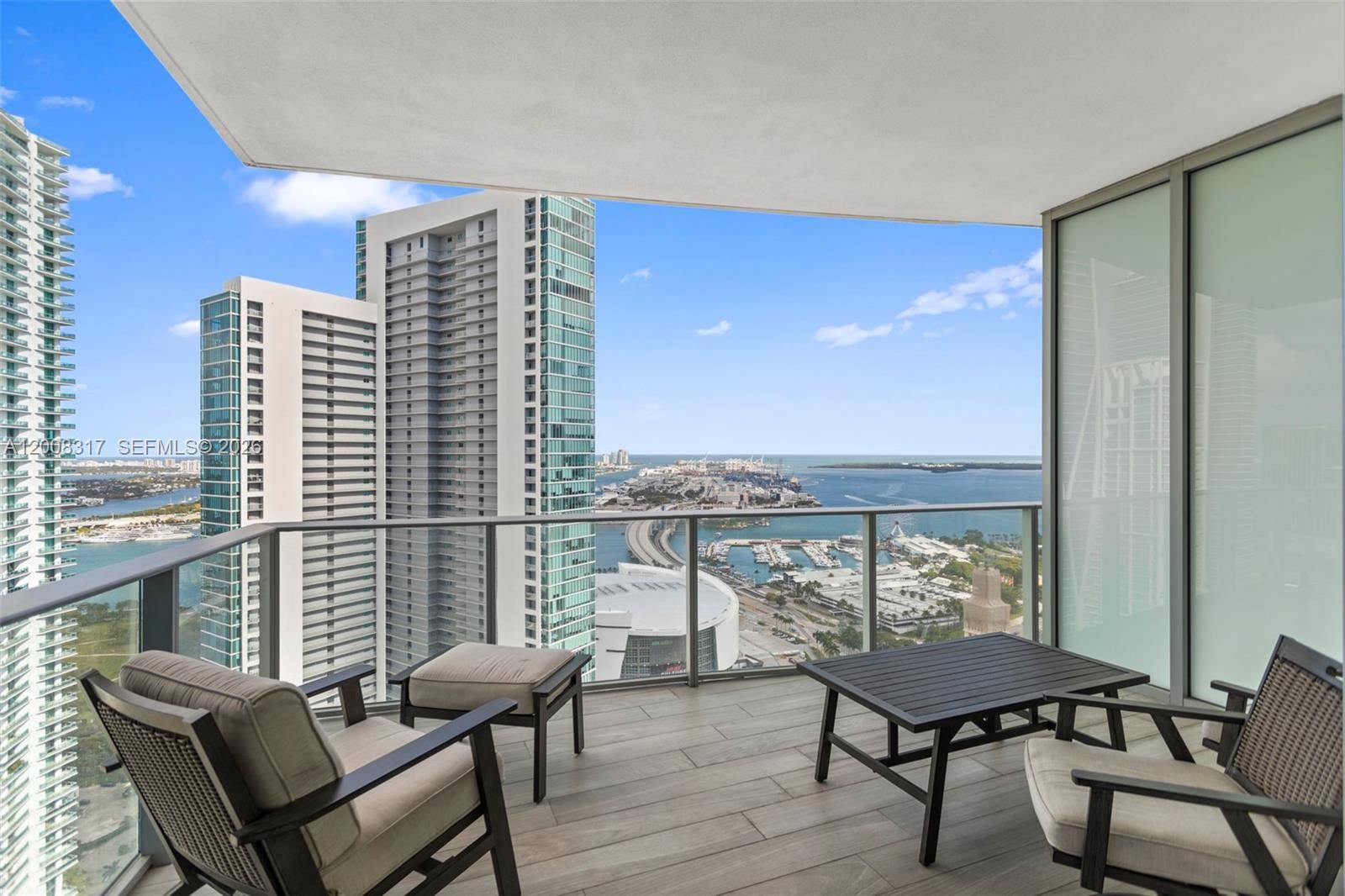 851 NE 1st AveMiami - PARAMOUNT MIAMI WORLDCENT condo unit 3707 - picture