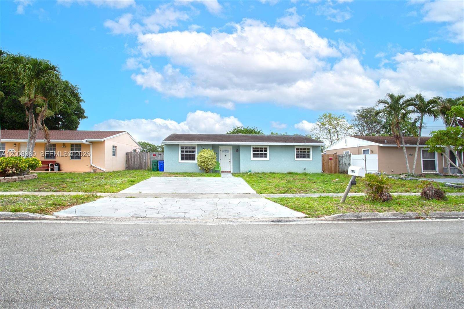 7471 SW 1st StMargate - picture