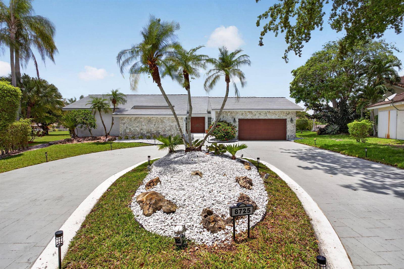 8725 BanyanTamarac - picture