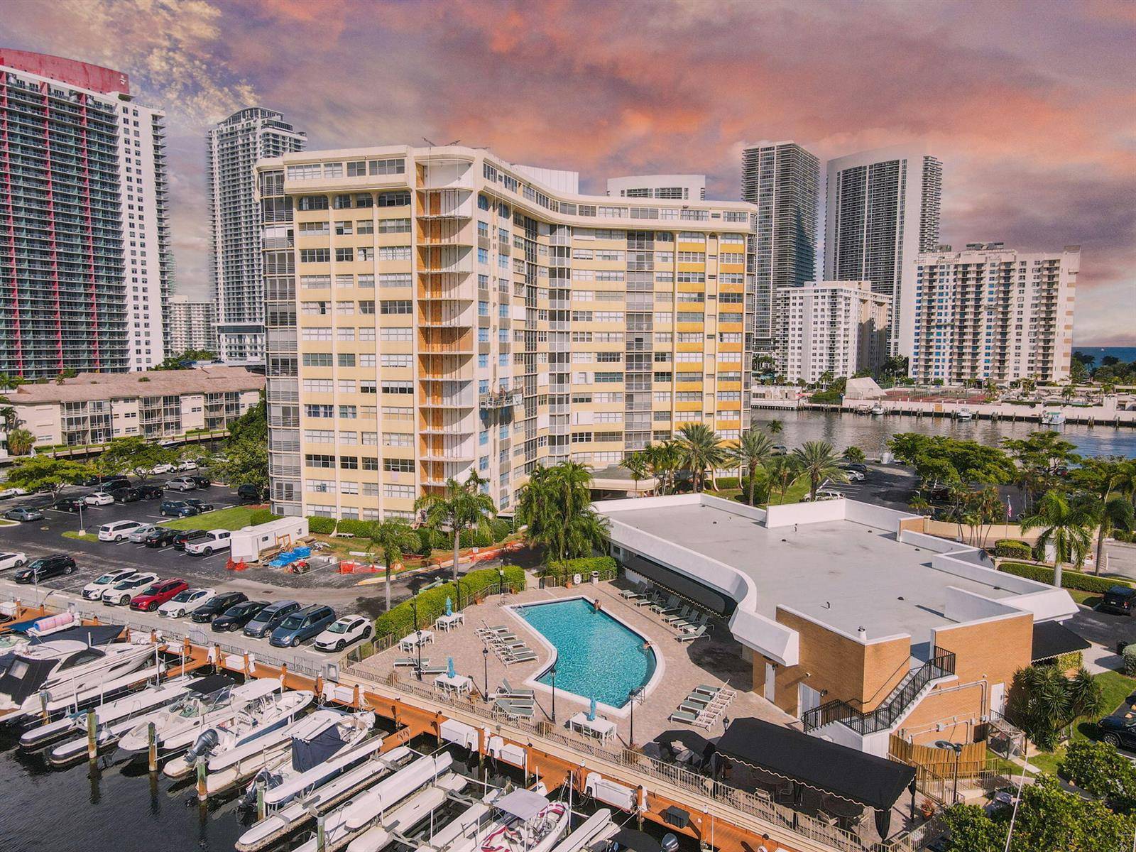 100 Golden IslesHallandale Beach - LAKE POINT TOWER CONDOMINI,Lake Point Tower Con condo unit 708 - picture