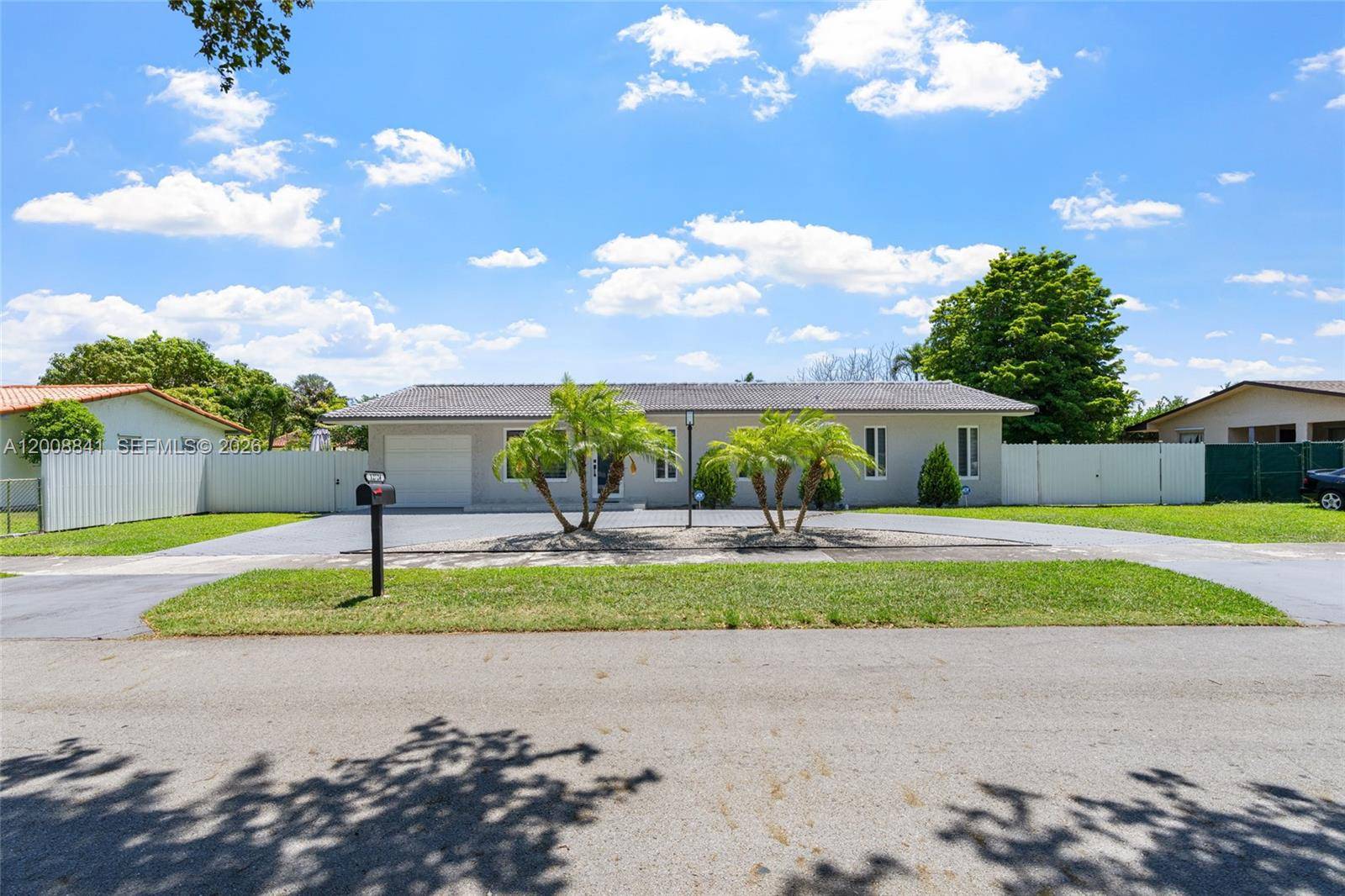 12724 SW 33rd TerMiami - picture