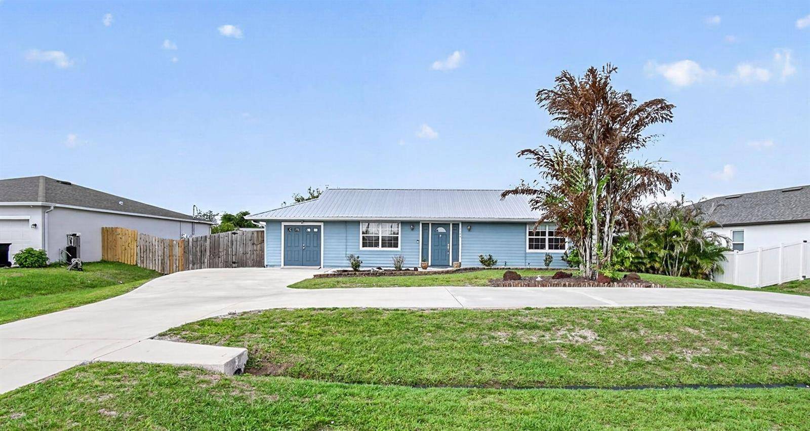 1146 SW Del RioPort St. Lucie - picture
