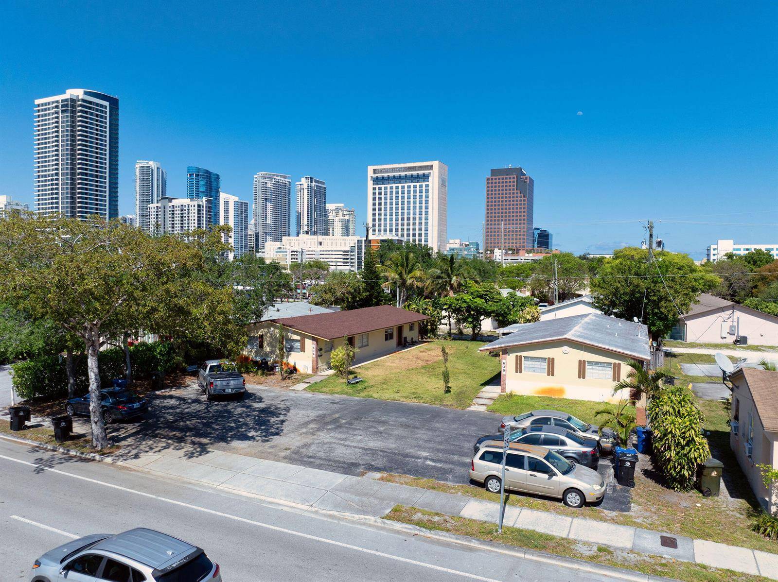 634 SW 4thFort Lauderdale - Duplex condo unit 1-2 - picture