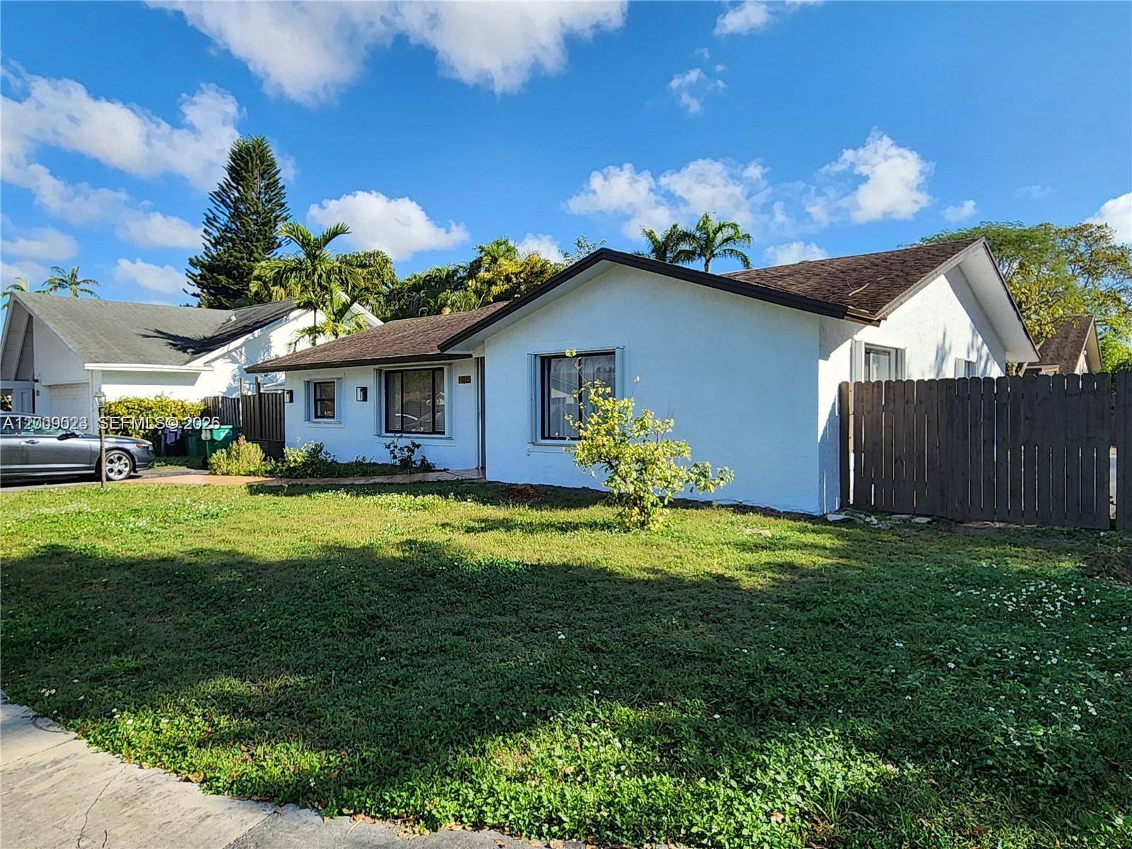 9825 SW 132nd CtMiami - picture