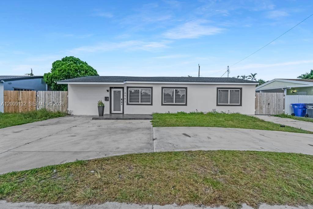 6941 Sheridan StHollywood - picture