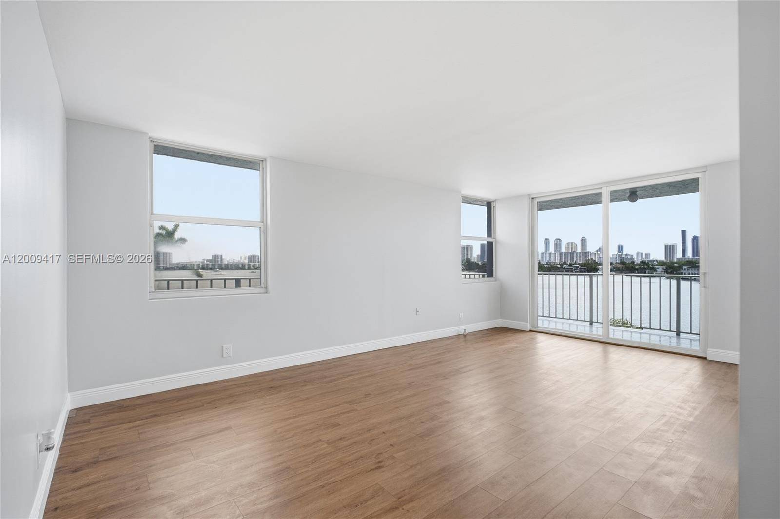 16570 NE 26th AveNorth Miami Beach - Condo/Co-Op/Annual,Condo condo unit 5A - picture
