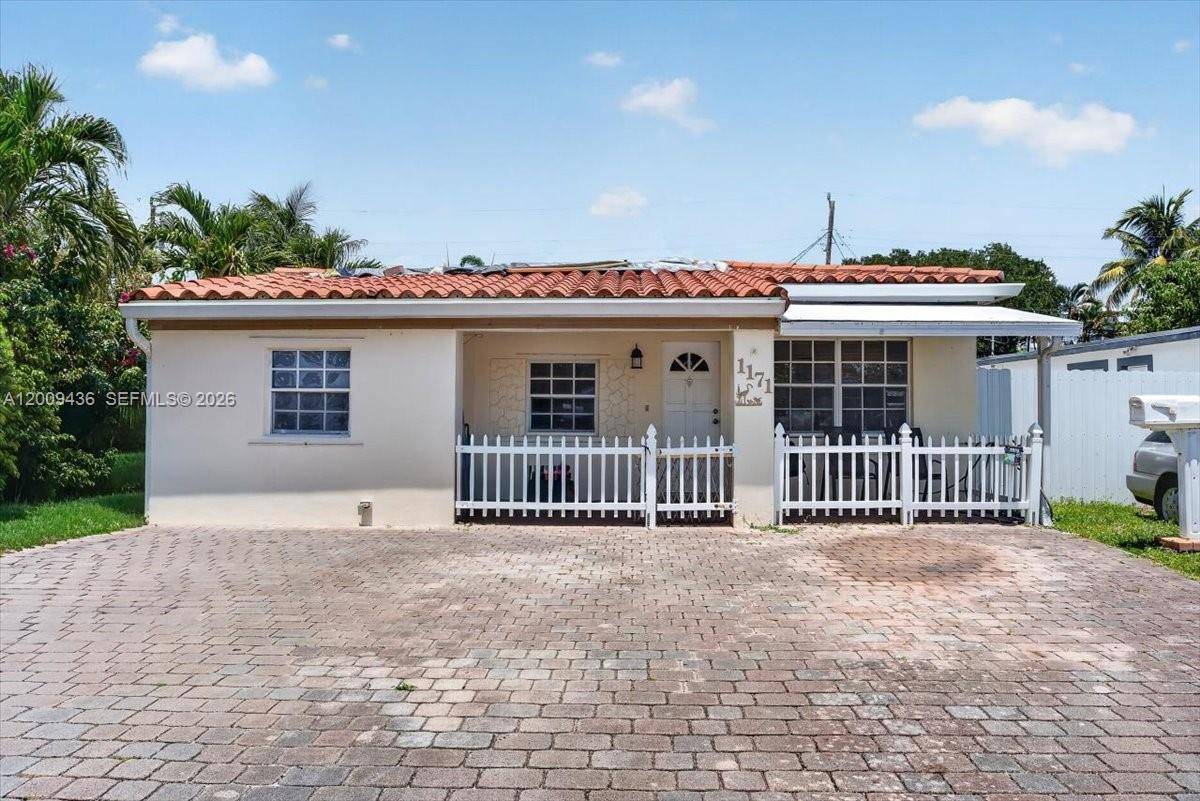 1171 NE 182nd StNorth Miami Beach - picture
