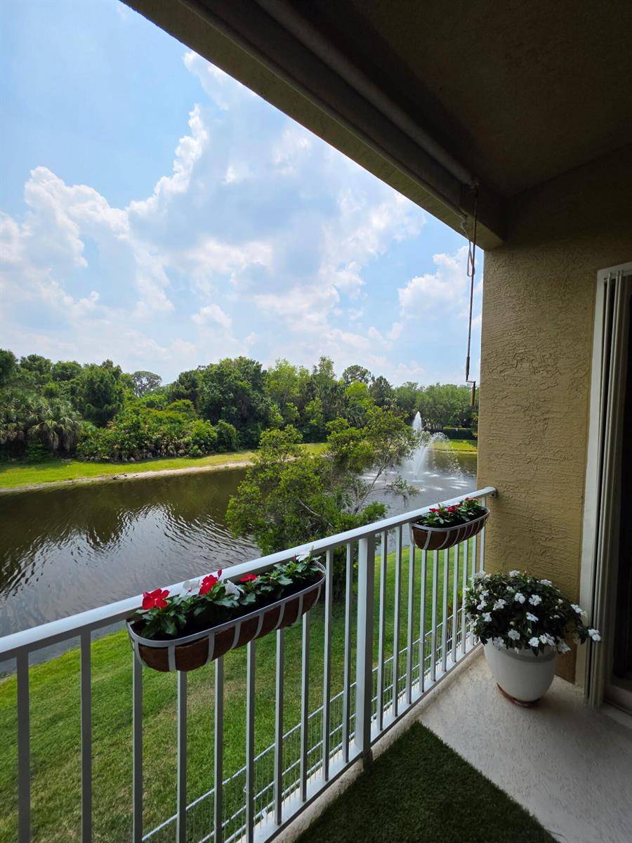 1560 SE HampshireStuart - Condo condo unit 204 - picture