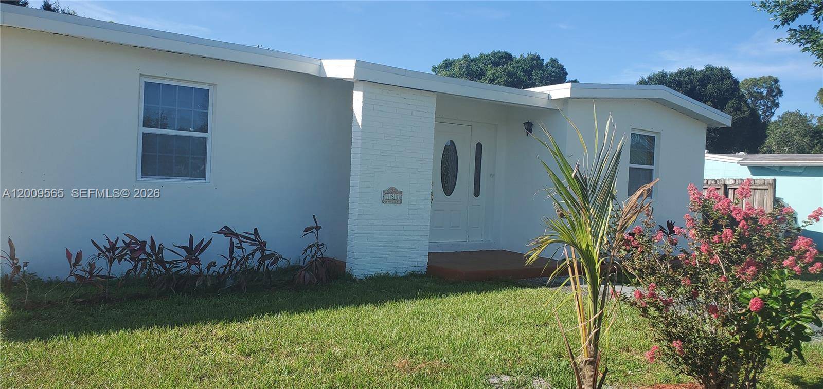 131 SE Serenata CtPort St. Lucie - picture
