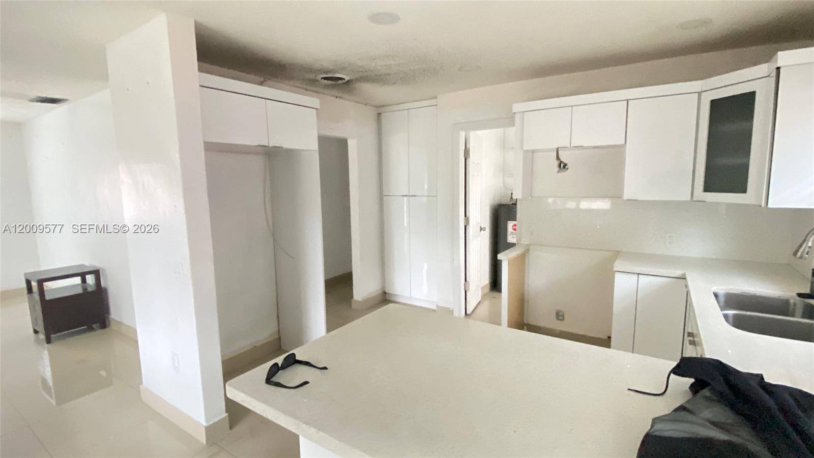 530 NW 99th StMiami - picture
