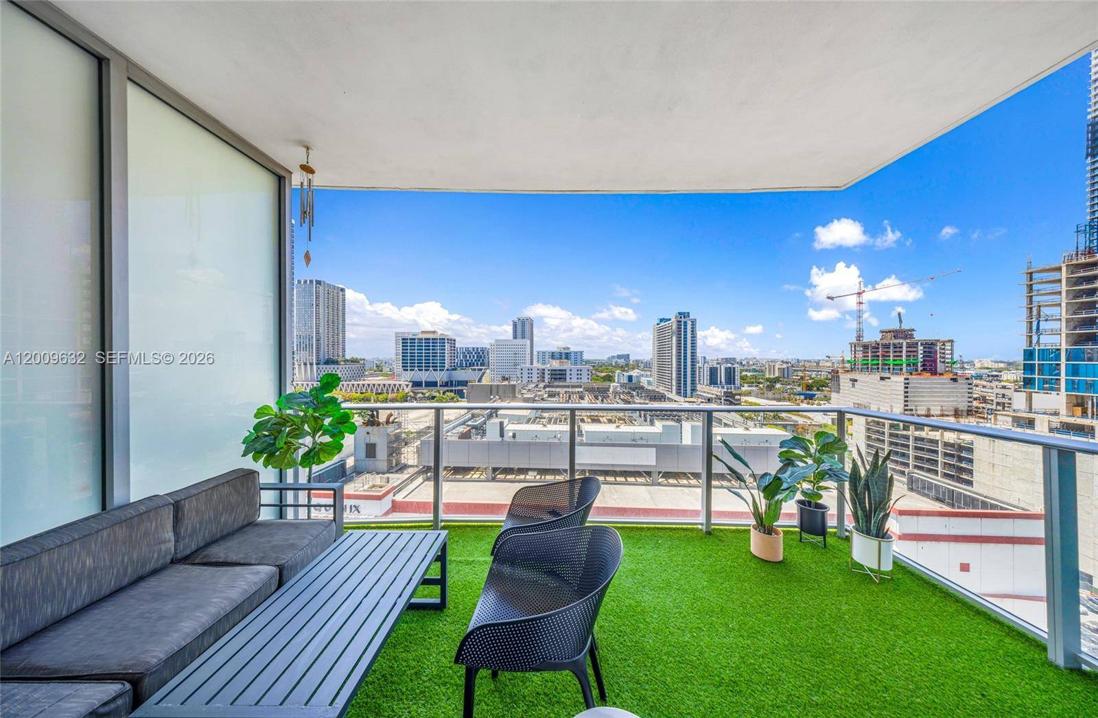 851 NE 1st AveMiami - PARAMOUNT MIAMI WORLDCENT condo unit 1408 - picture